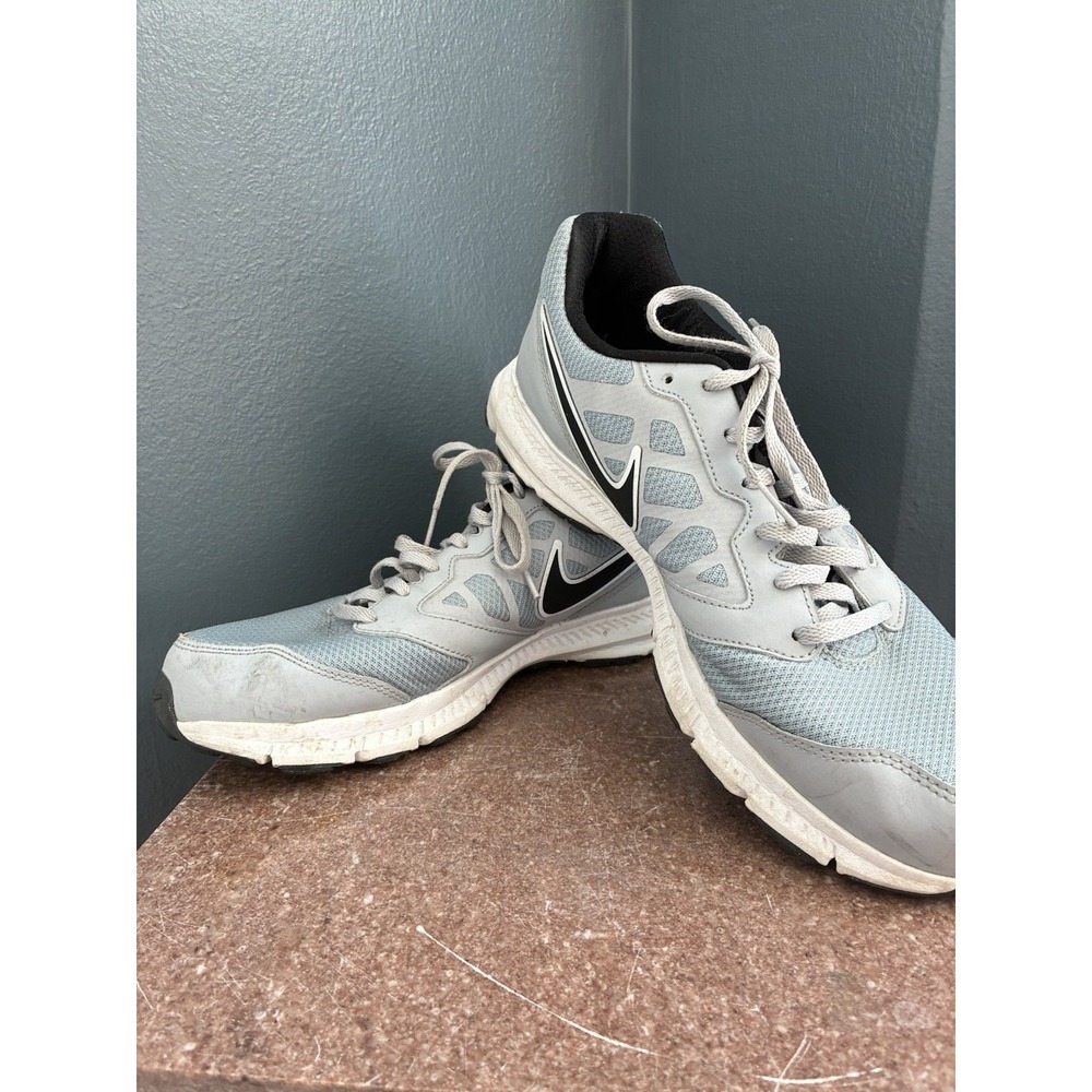 Nike Downshifter 6 Gray/Black Size 10 Men's Runnjng Shoes